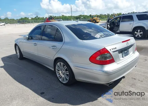 2007 Mercedes-Benz E 550 z USA, uszkodzony, nr VIN WDBUF72X67B114469